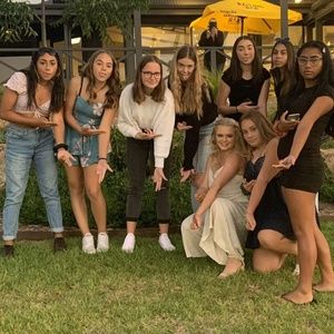 Meet your Posher, Chiara-lee